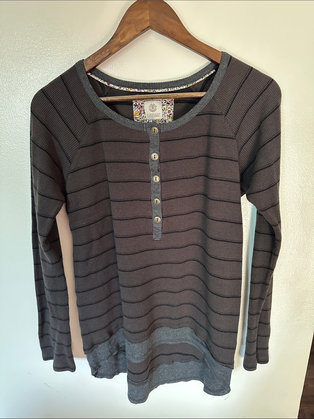 Element Floral-Trim Ribbed Henley Top - Brown & Gray